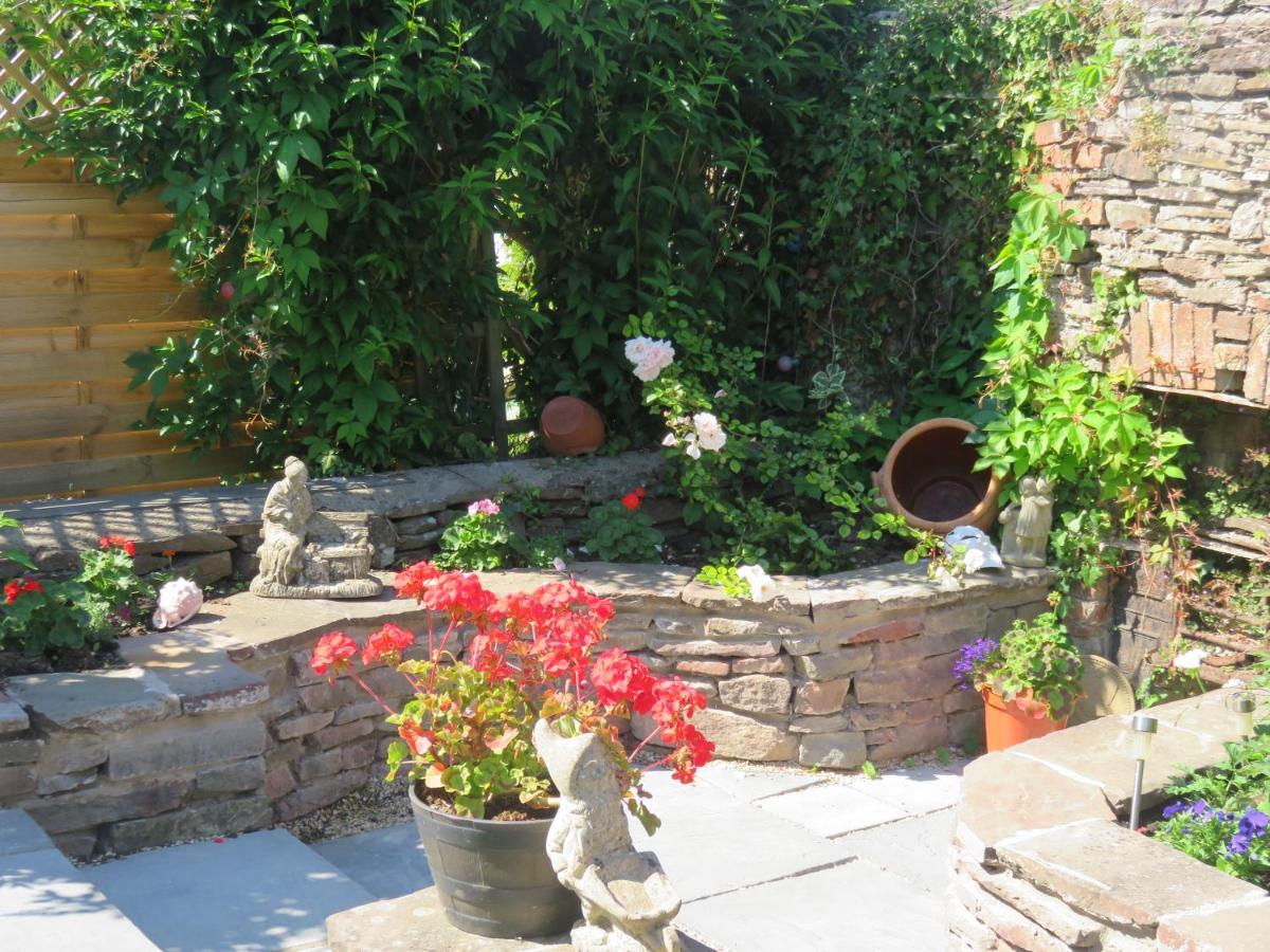 Little Orchard Apartment Yate Exterior photo
