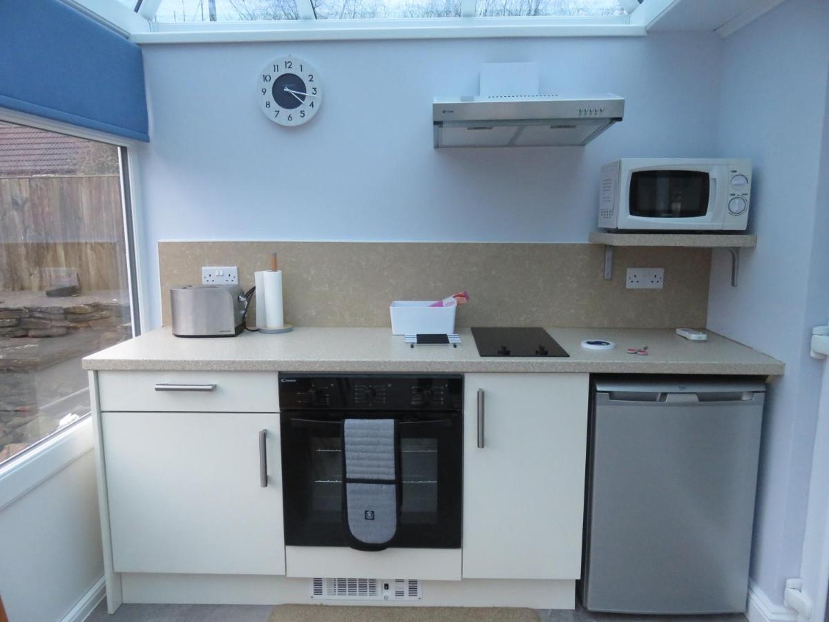Little Orchard Apartment Yate Exterior photo
