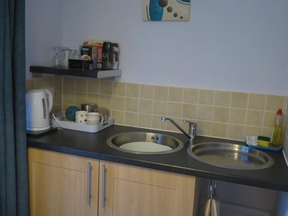 Little Orchard Apartment Yate Exterior photo