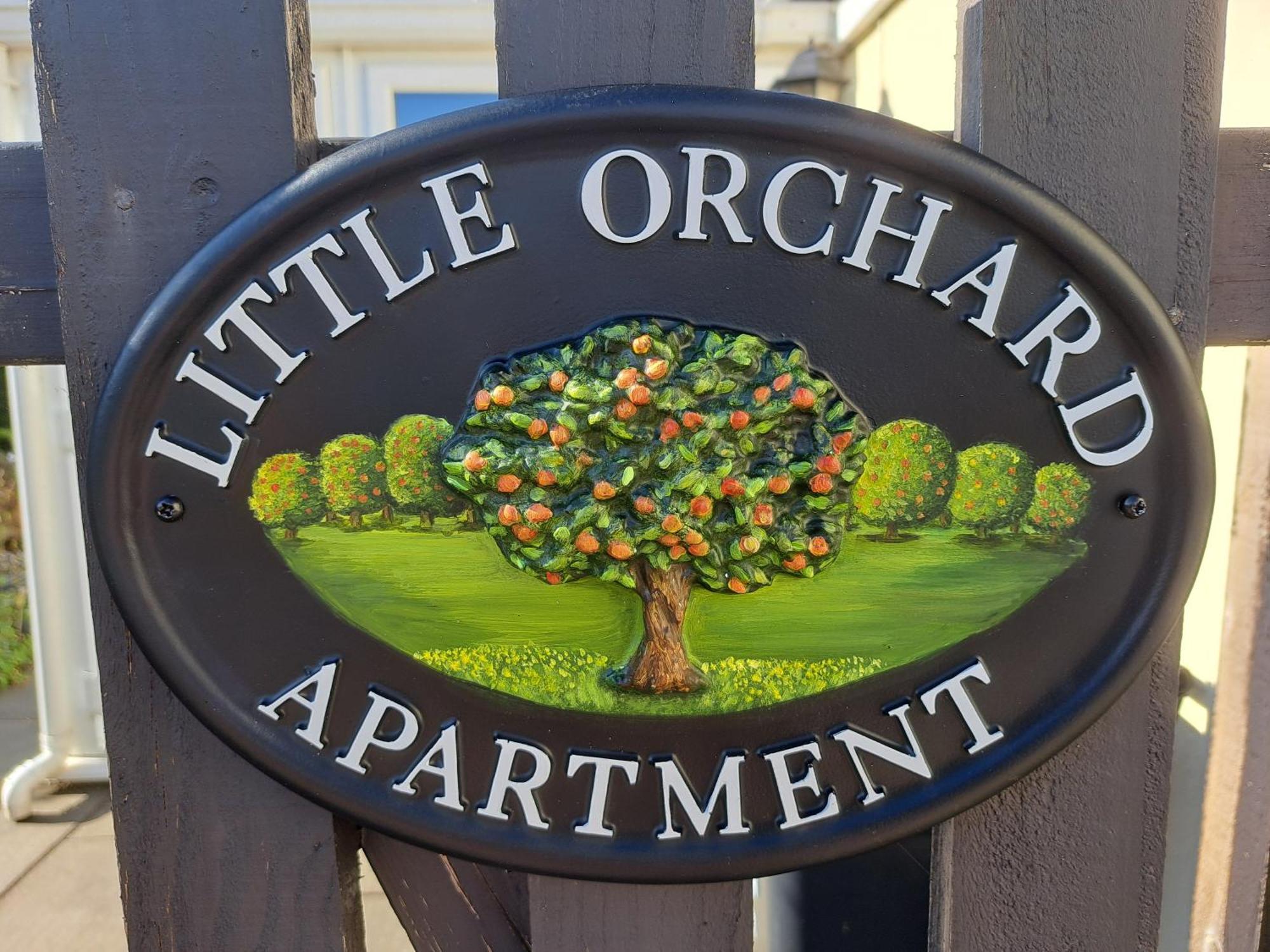 Little Orchard Apartment Yate Exterior photo
